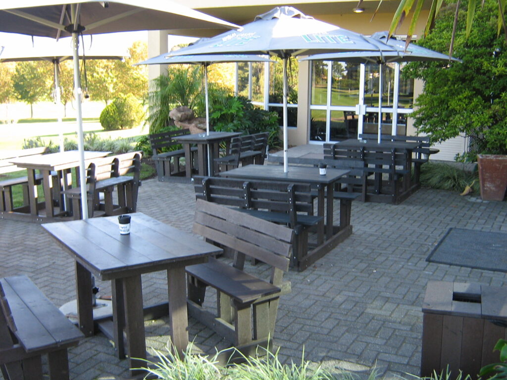 picnic-sets-at-george-golf