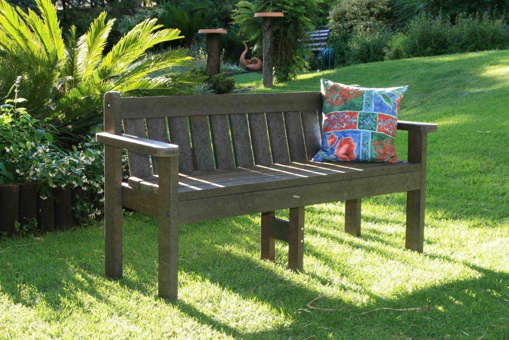 King Bench 1.6Mt 3-Seater